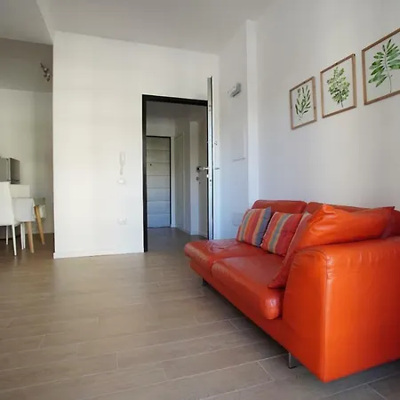 דירה Ada House